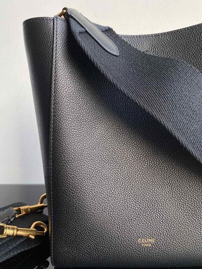 SAC SEAU SANGLE SEAU 24 EN CUIR DE VEAU NOIR