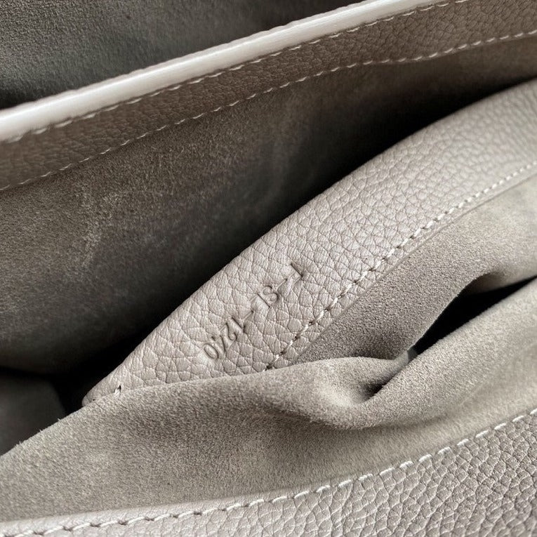 SAC SOUPLE 38 CUIR DE VEAU PEBBLE