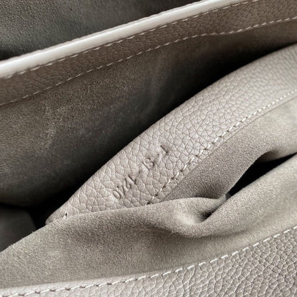 SAC SOUPLE 38 CUIR DE VEAU PEBBLE