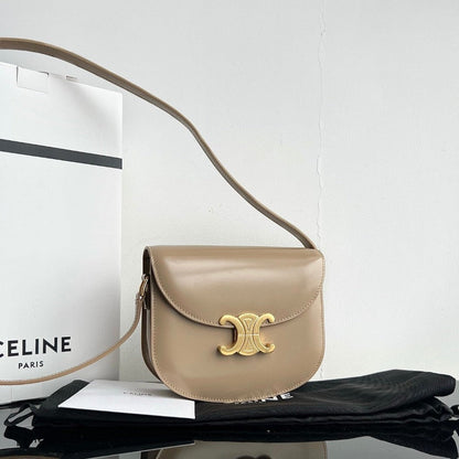 Sac à main TRIOMPHE 15 en cuir de veau gris crème