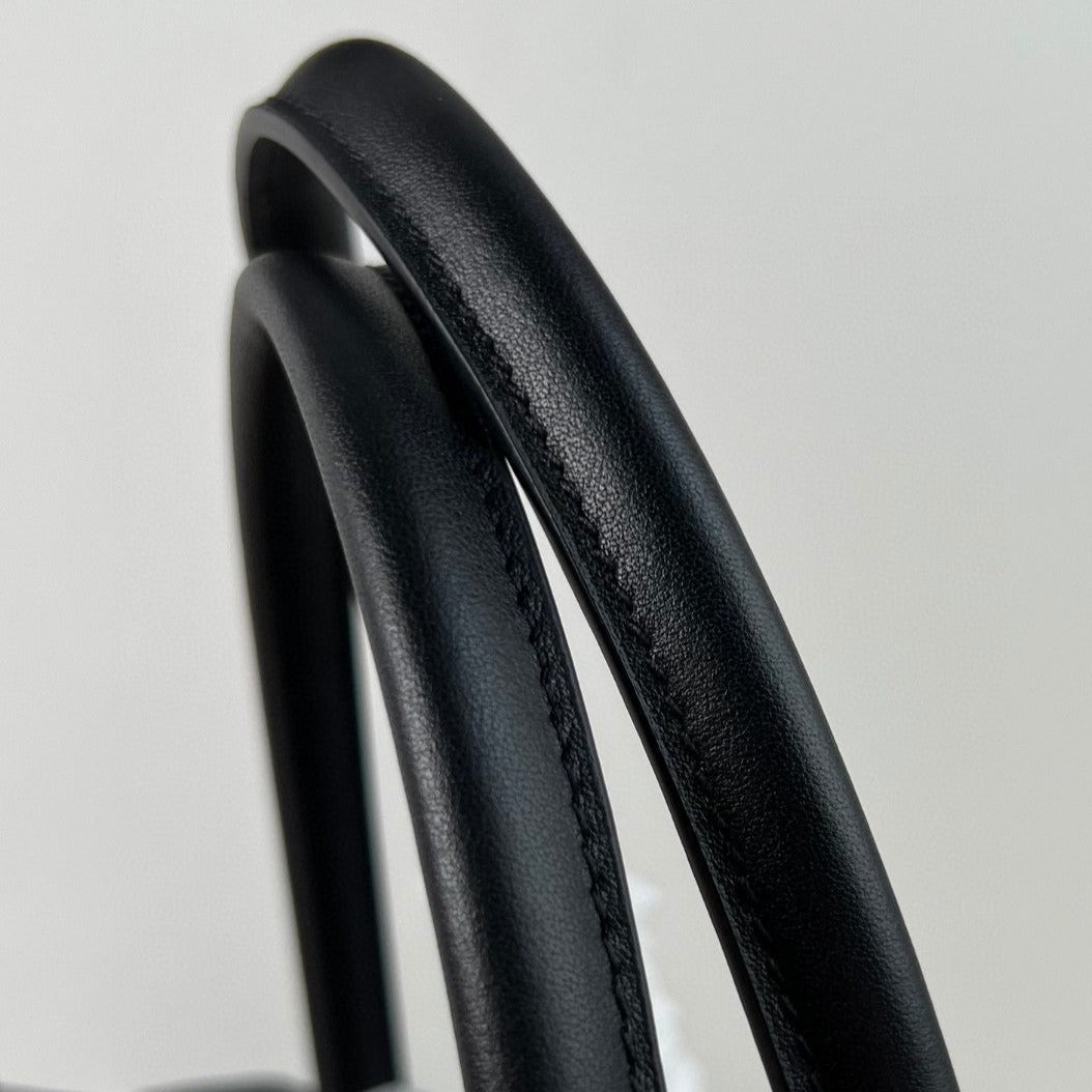 CUIR TRIOMPHE 44 ブラック カーフスキン