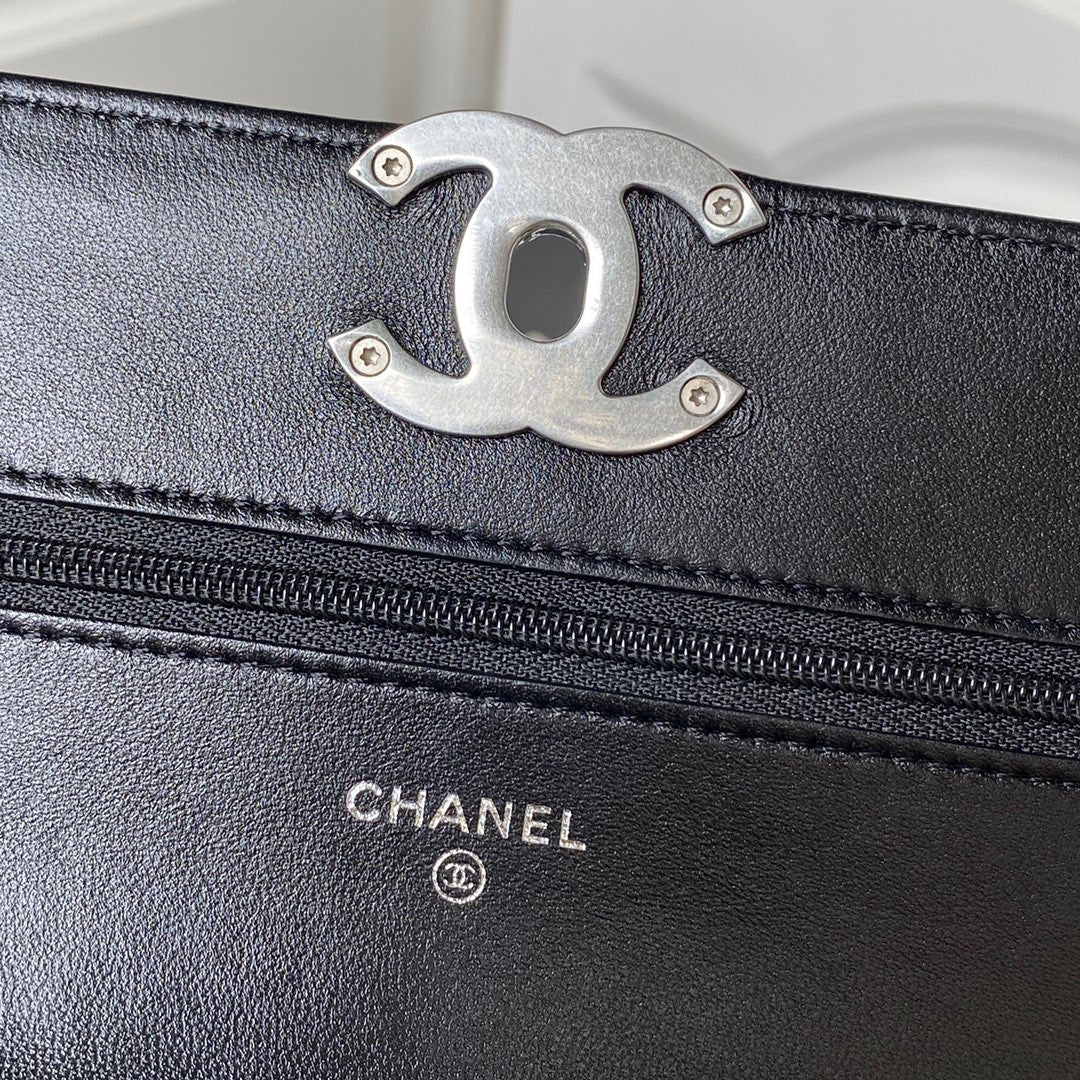 19 WOC 19CM CUIR D'AGNEAU NOIR QUINCAILLERIE ARGENTÉE