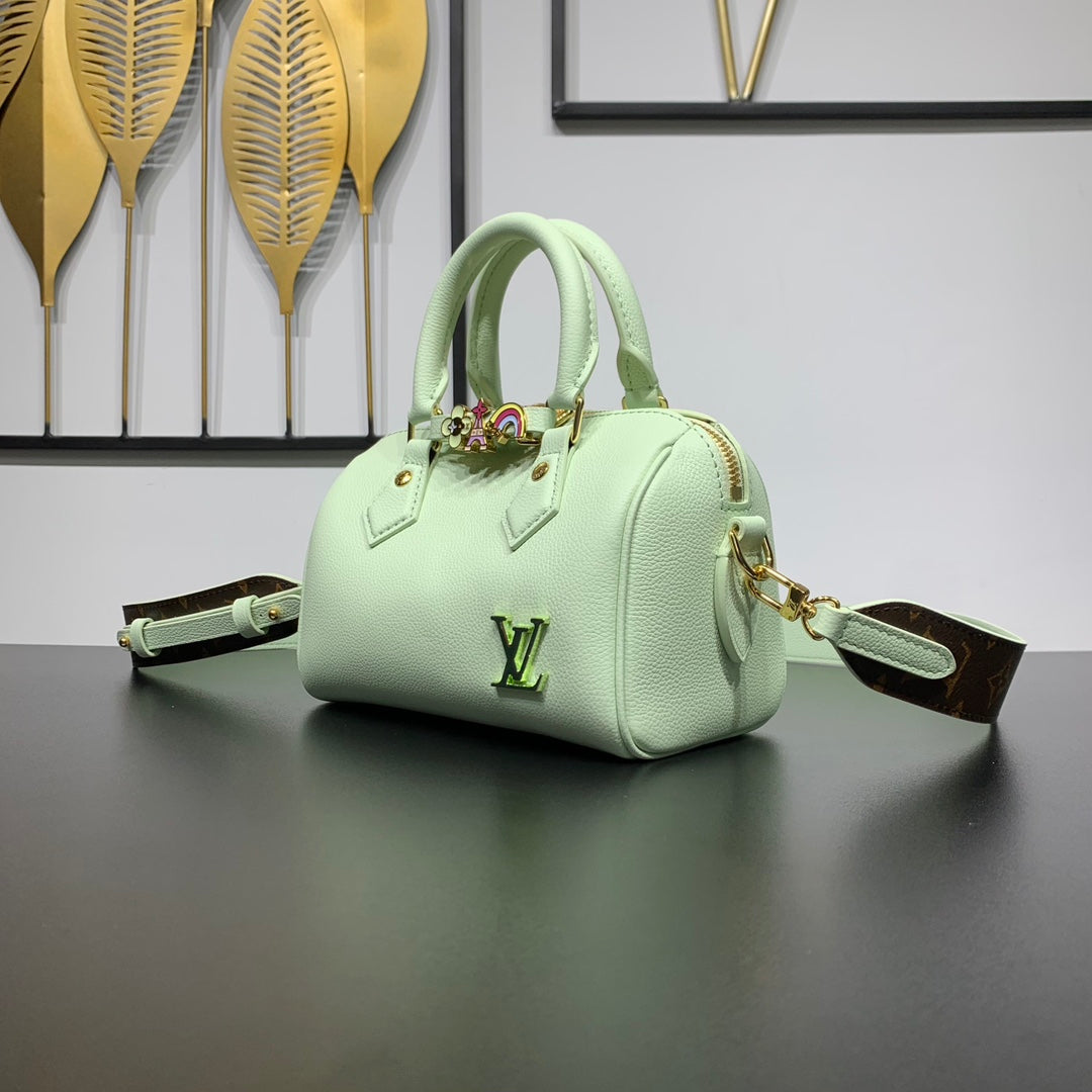 SPEEDY 18 EN CUIR DE VEAU VERT PASTEL, QUINCAILLERIE DORÉ