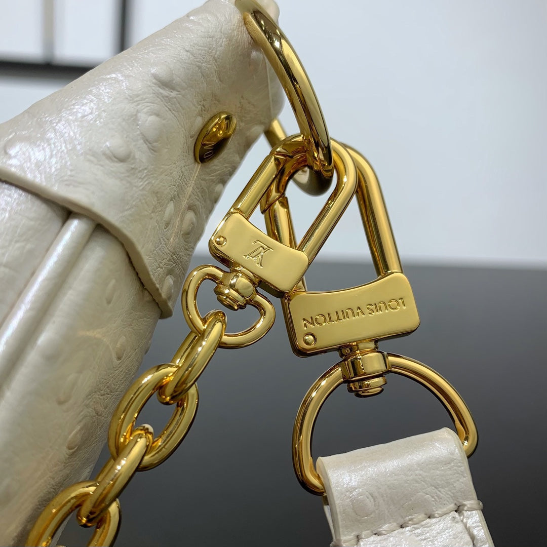 LOOP 23 EN CUIR D'AUTRUCHE BLANC PERLÉ, QUINCAILLERIE DORÉ