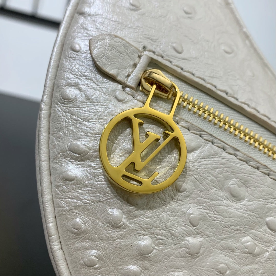 LOOP 23 EN CUIR D'AUTRUCHE BLANC PERLÉ, QUINCAILLERIE DORÉ