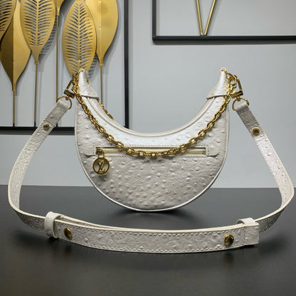 LOOP 23 EN CUIR D'AUTRUCHE BLANC PERLÉ, QUINCAILLERIE DORÉ