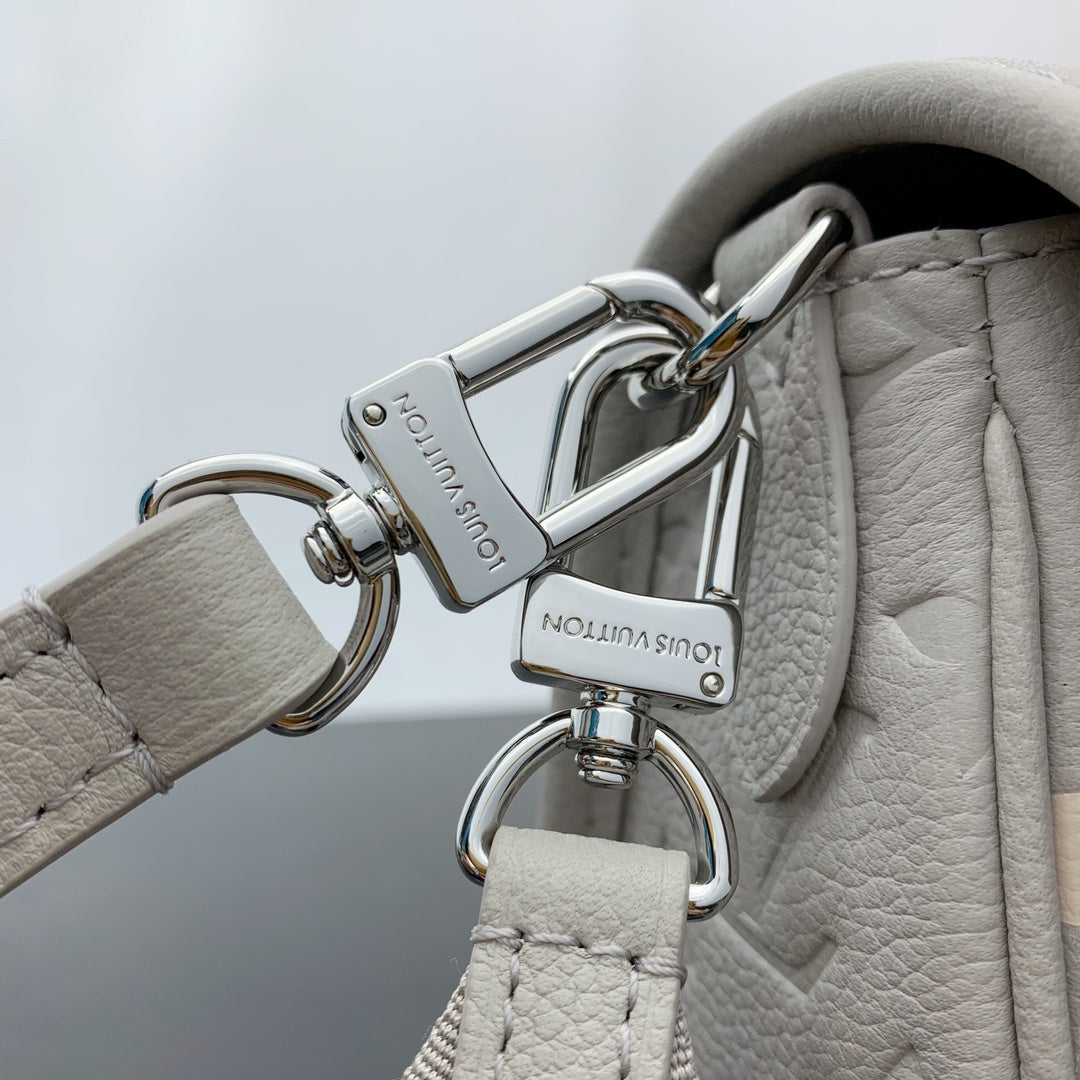 Sac à main LV Diane Brume en toile monogrammée grise 205493