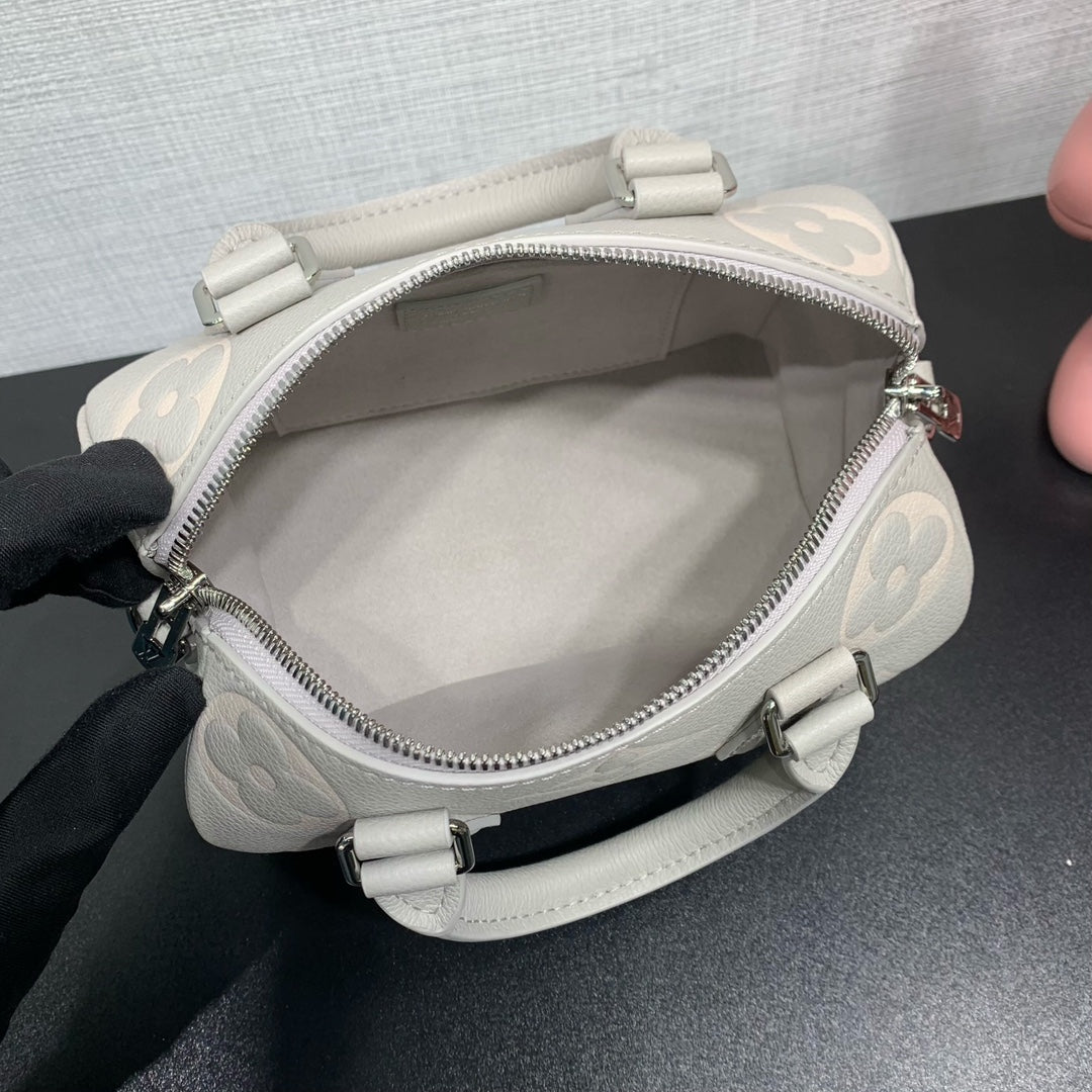 LV Speedy Bandouliere 20 Brume Gris Monogramme Empreinte Cuir 205495