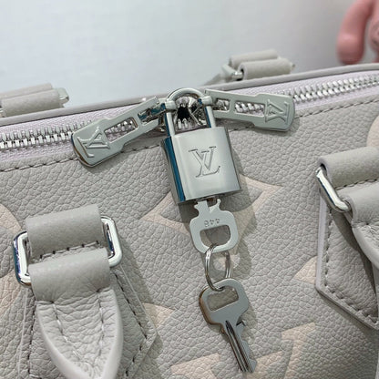 LV Speedy Bandouliere 20 Brume Gris Monogramme Empreinte Cuir 205495