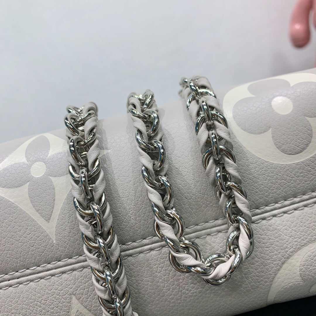 LV オンザゴー イーストウエスト グレー モノグラム アンプラント レザー 205497