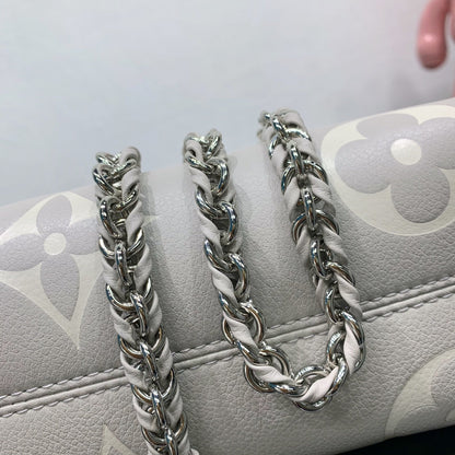 LV オンザゴー イーストウエスト グレー モノグラム アンプラント レザー 205497