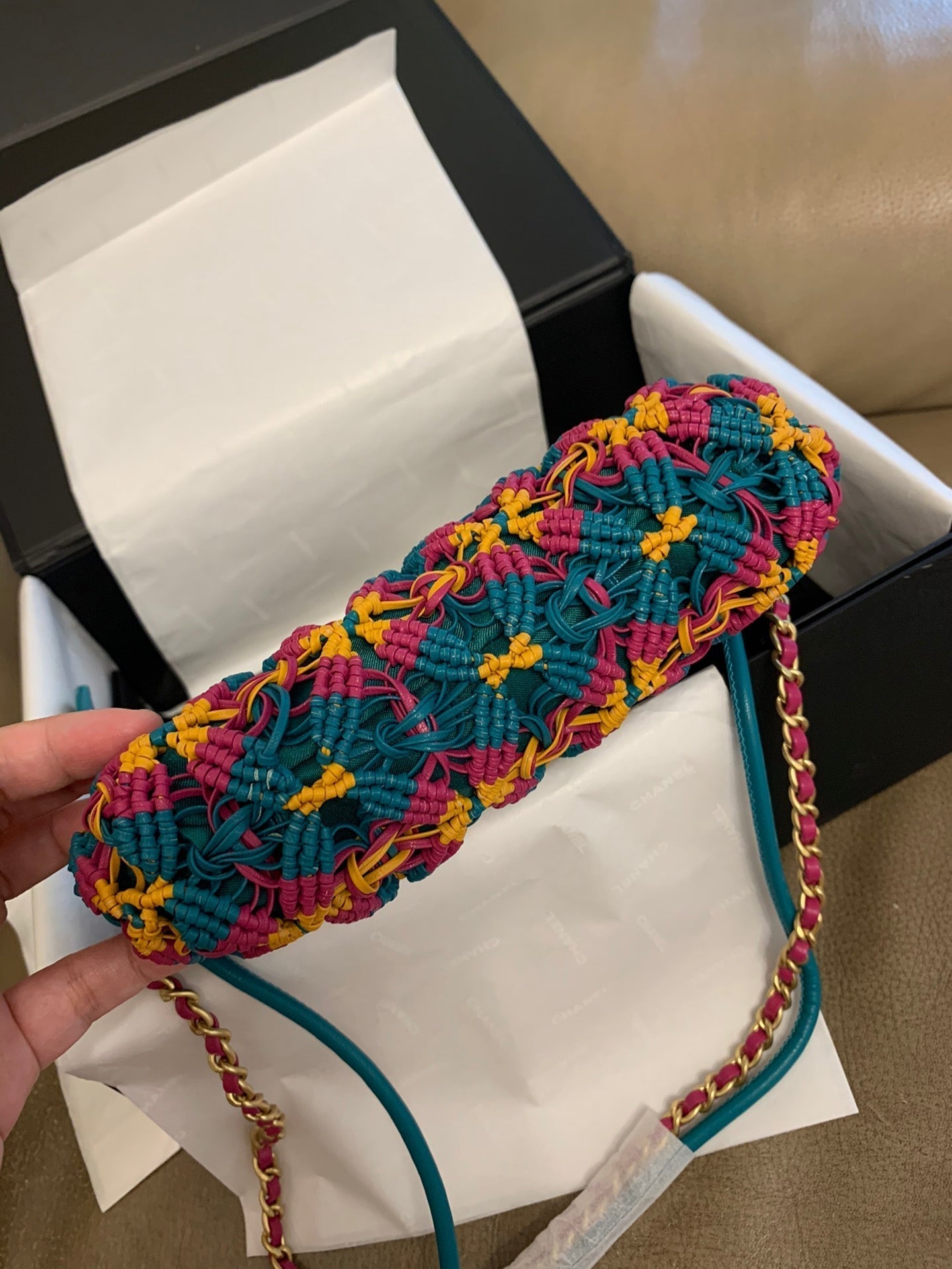 Sac Hobo CC 22 23 cm en cuir de veau macramé multicolore, finitions dorées