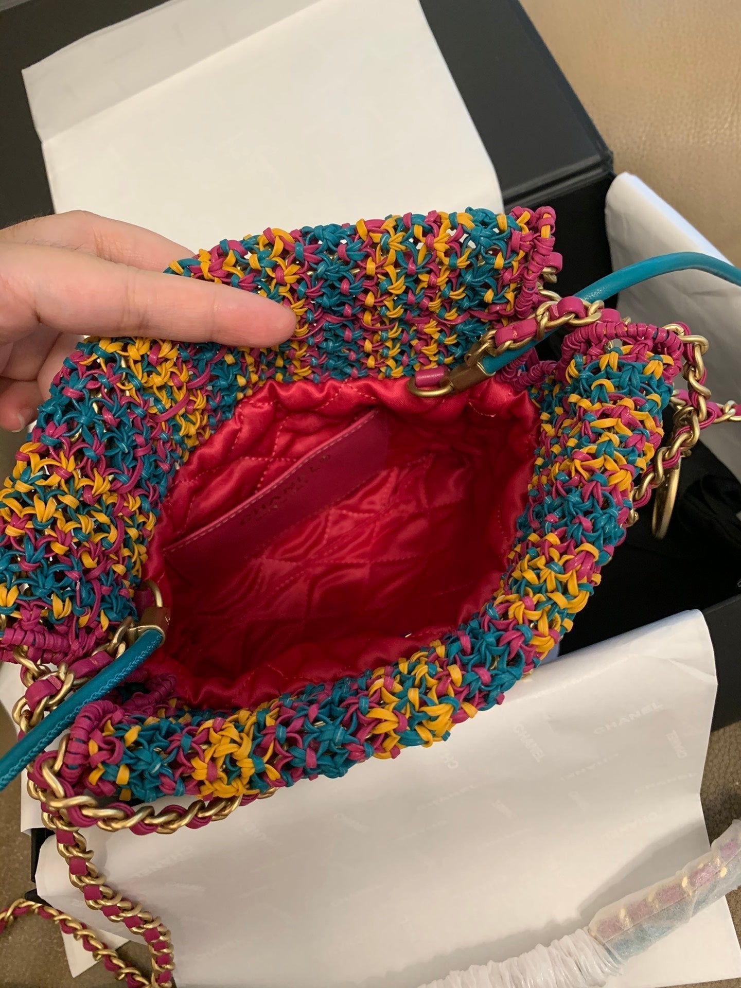 Sac Hobo CC 22 23 cm en cuir de veau macramé multicolore, finitions dorées