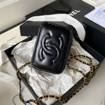 TROUSSE DE VANITY CC 11 EN CUIR D'AGNEAU NOIR ET QUINCAILLERIE OR