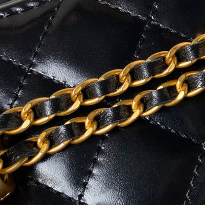 TROUSSE DE VANITY CC 11 EN CUIR D'AGNEAU NOIR ET QUINCAILLERIE OR