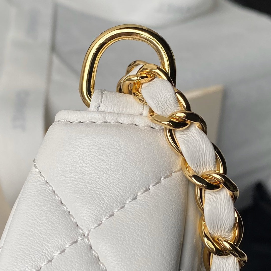 24p cc hobo bag 20cm white lambskin gold hardware