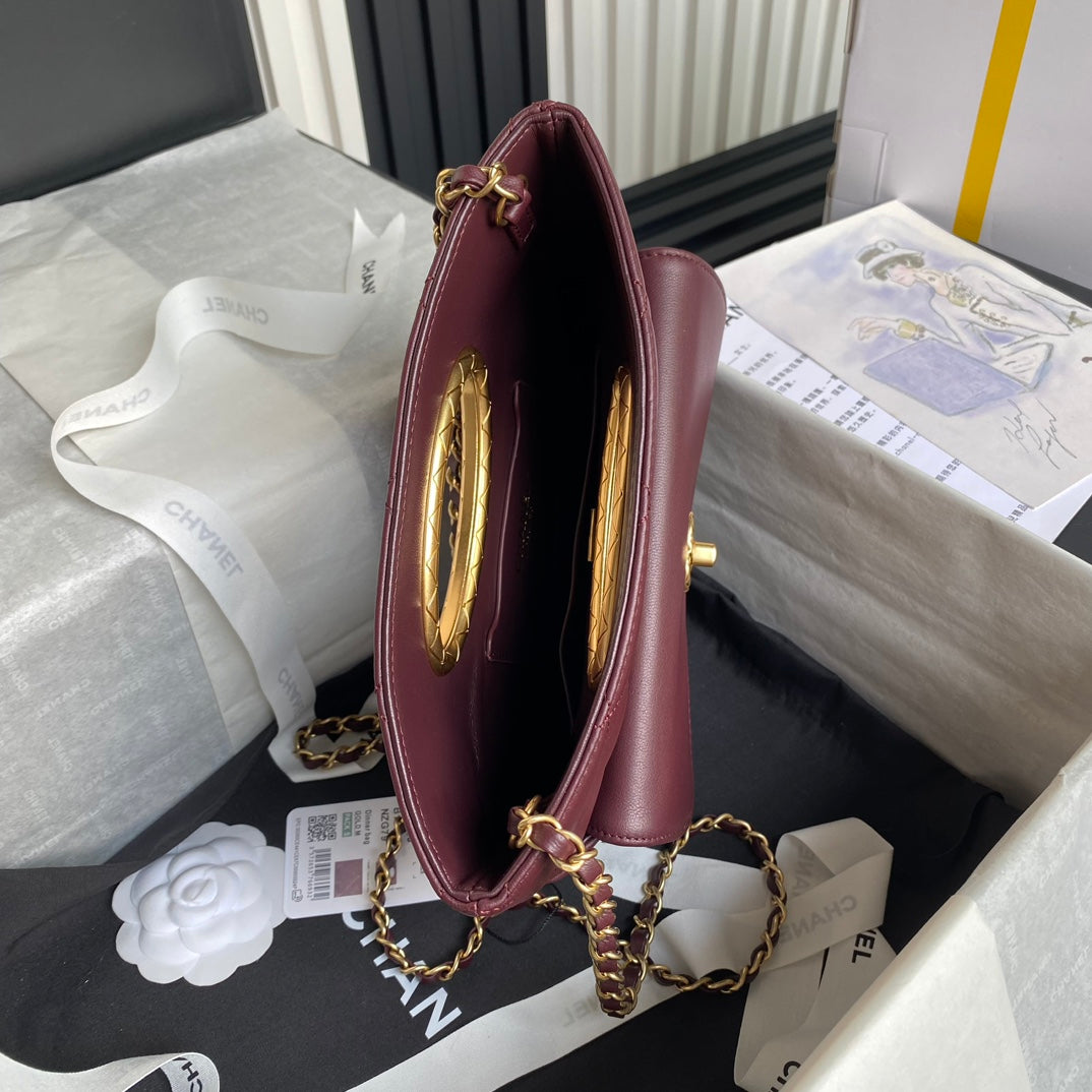 Pochette CC 24b 25 cm en cuir d'agneau bordeaux