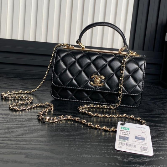 Sac tendance CC 24B 18,5 cm en cuir d'agneau noir et accessoires dorés