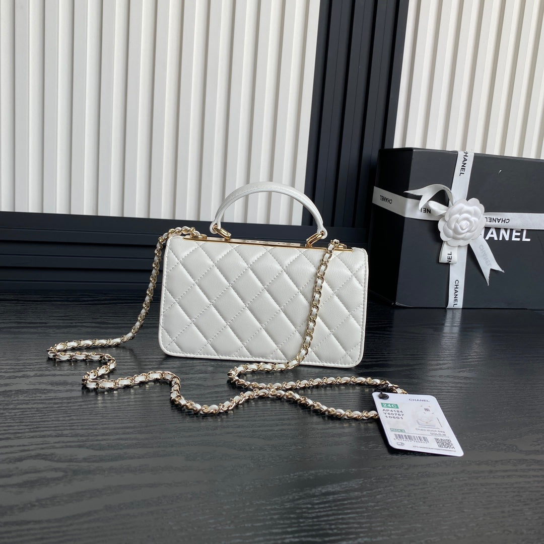 Sac tendance CC 24B 18,5 cm en cuir d'agneau blanc et accessoires dorés