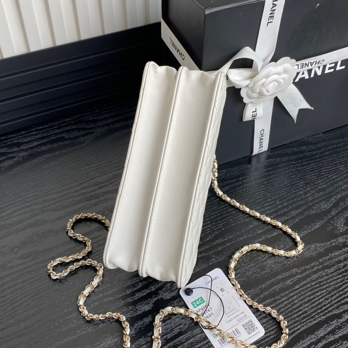 Sac tendance CC 24B 18,5 cm en cuir d'agneau blanc et accessoires dorés