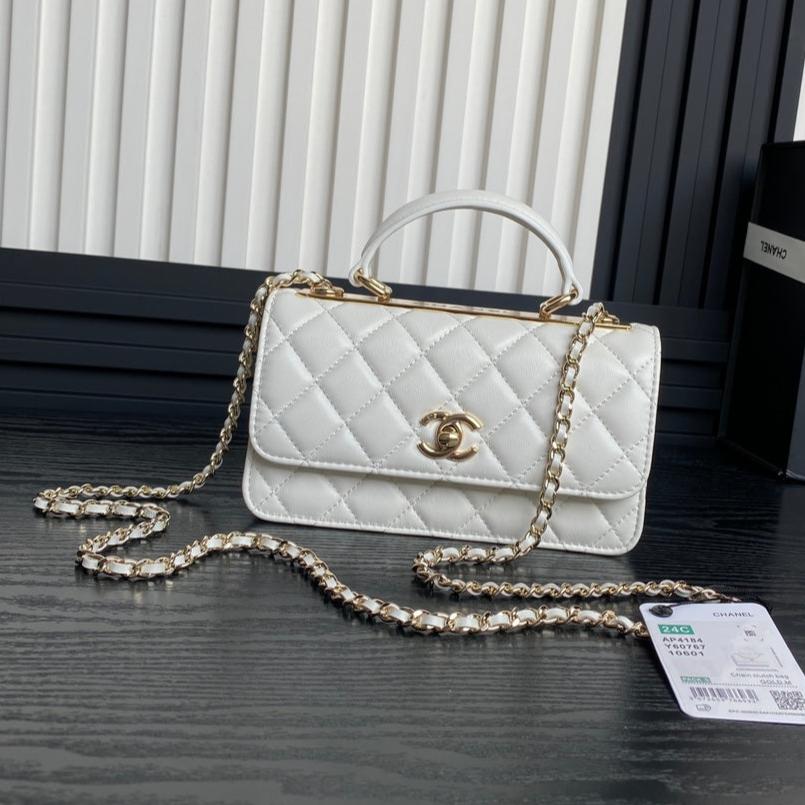 Sac tendance CC 24B 18,5 cm en cuir d'agneau blanc et accessoires dorés