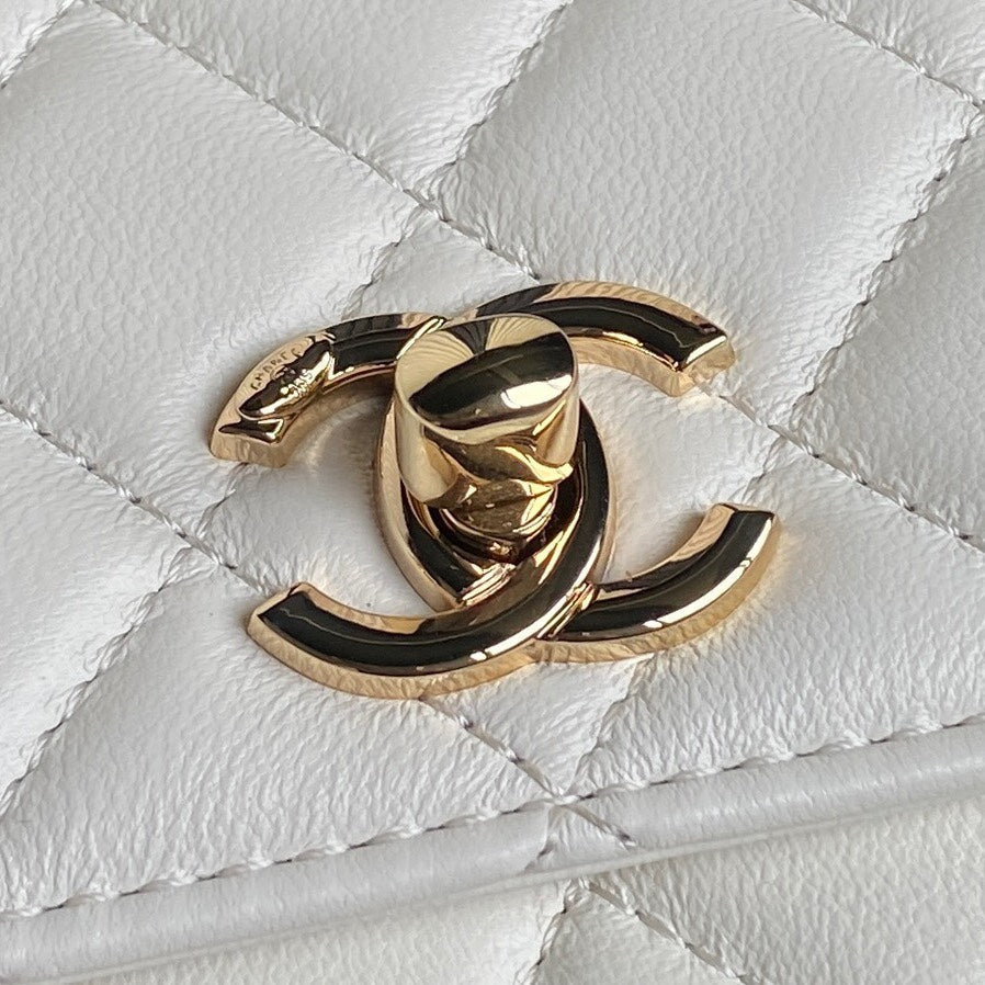 Sac tendance CC 24B 18,5 cm en cuir d'agneau blanc et accessoires dorés