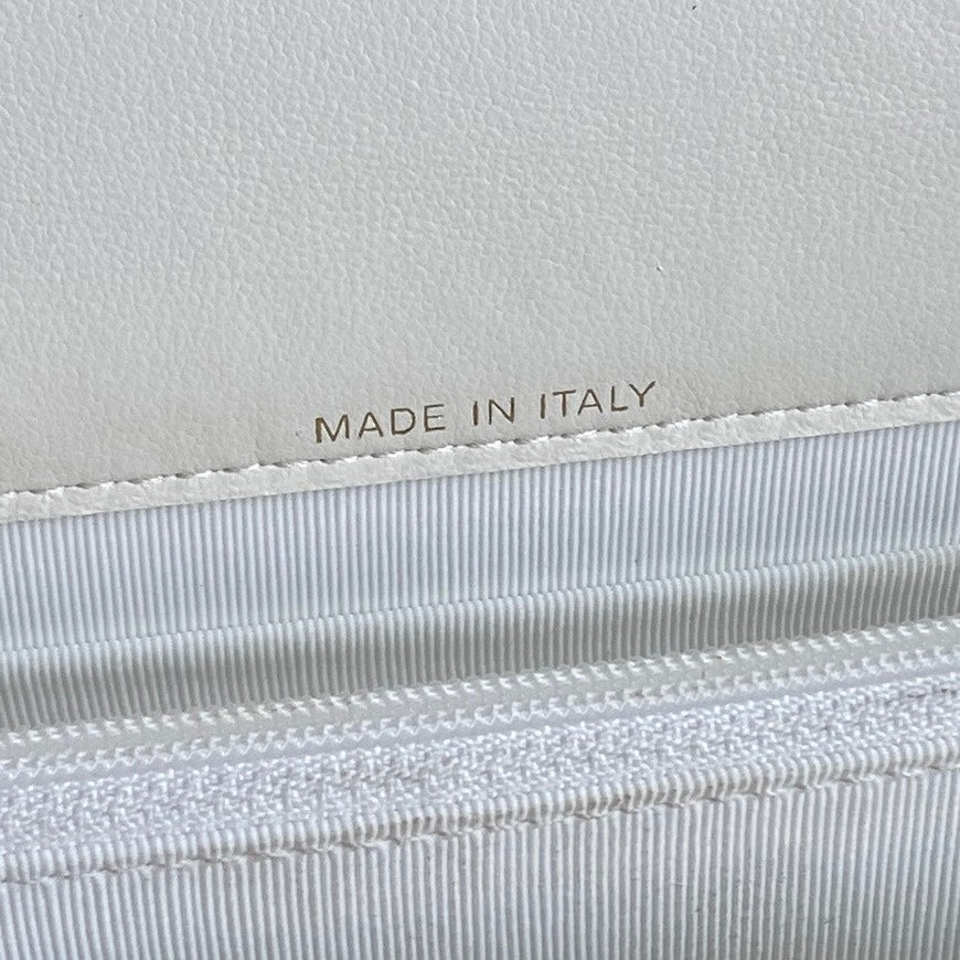 Sac tendance CC 24B 18,5 cm en cuir d'agneau blanc et accessoires dorés