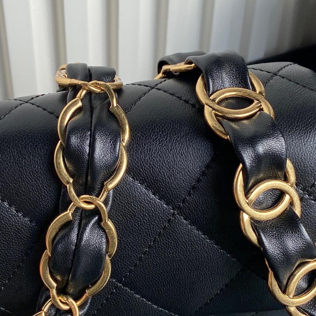 CC 24K ミニフラップバッグ 21cm ブラック ラムスキン ゴールド金具