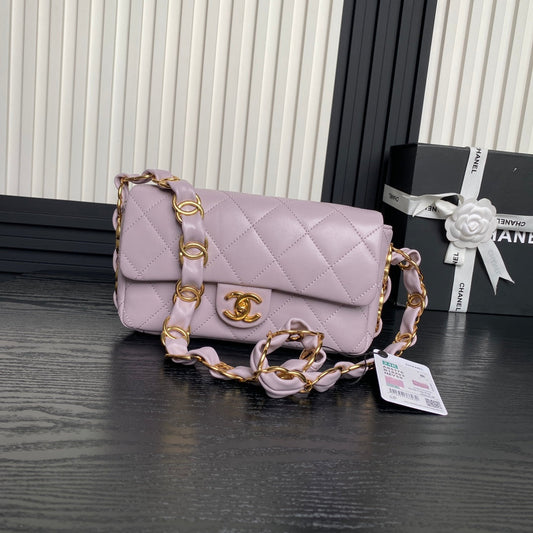 Mini sac à rabat CC 24 carats 21 cm en cuir d'agneau violet clair et accessoires dorés