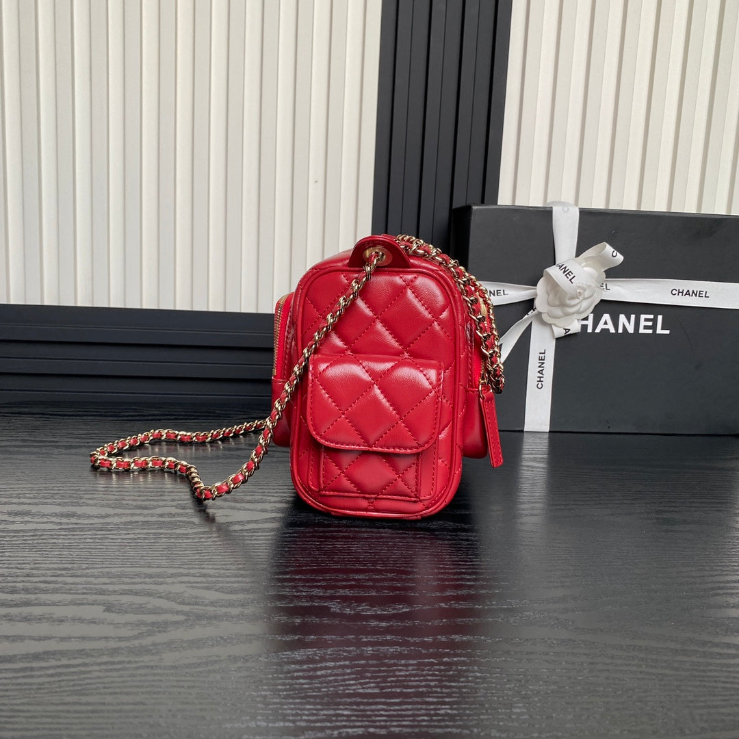 Sac photo 24 carats en cuir de veau rouge et accessoires dorés