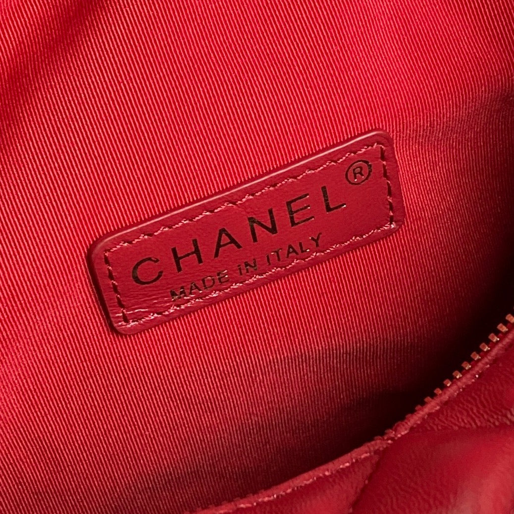 Sac photo 24 carats en cuir de veau rouge et accessoires dorés