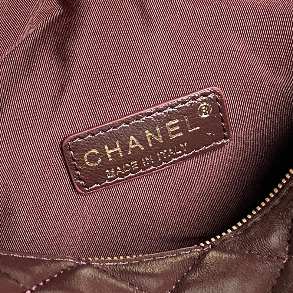 Sac photo 24 carats en cuir de veau bordeaux et accessoires dorés