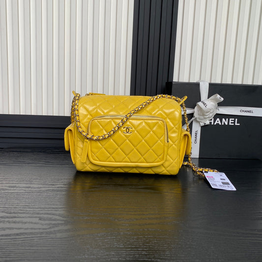 Sac photo en cuir de veau jaune 24 carats, finitions dorées