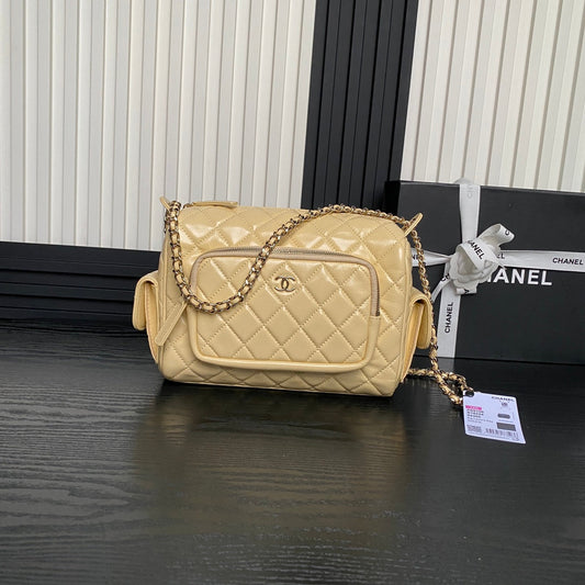 Sac photo 24 carats en cuir de veau beige, finitions dorées