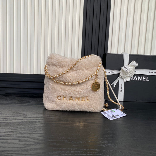 Sac Hobo CC 24K 22 20 cm en laine beige et fourrure