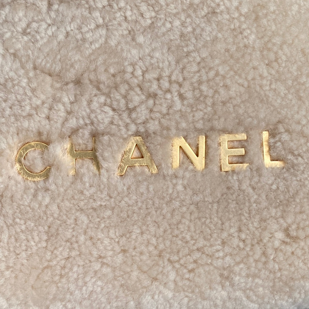 Sac Hobo CC 24K 22 20 cm en laine beige et fourrure
