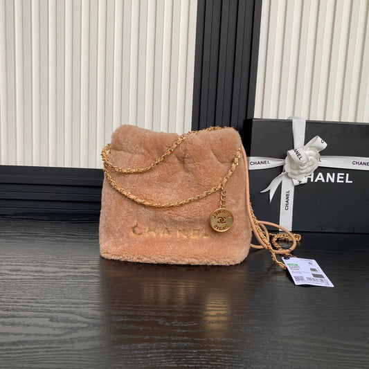 Sac Hobo CC 24K 22 pouces 20 cm en laine marron et fourrure