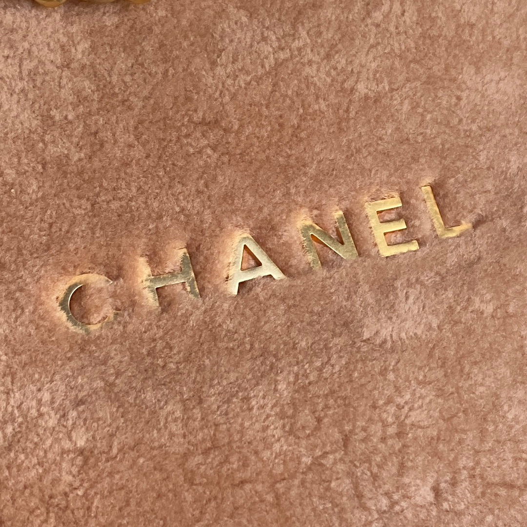 Sac Hobo CC 24K 22 39 cm en laine marron et fourrure 