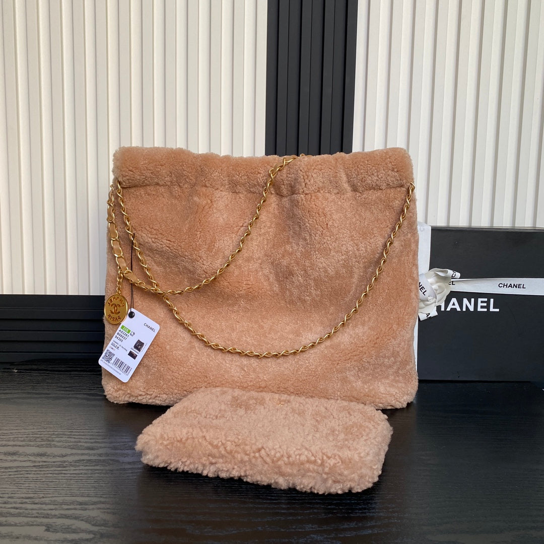 Sac Hobo CC 24K 22 39 cm en laine marron et fourrure 