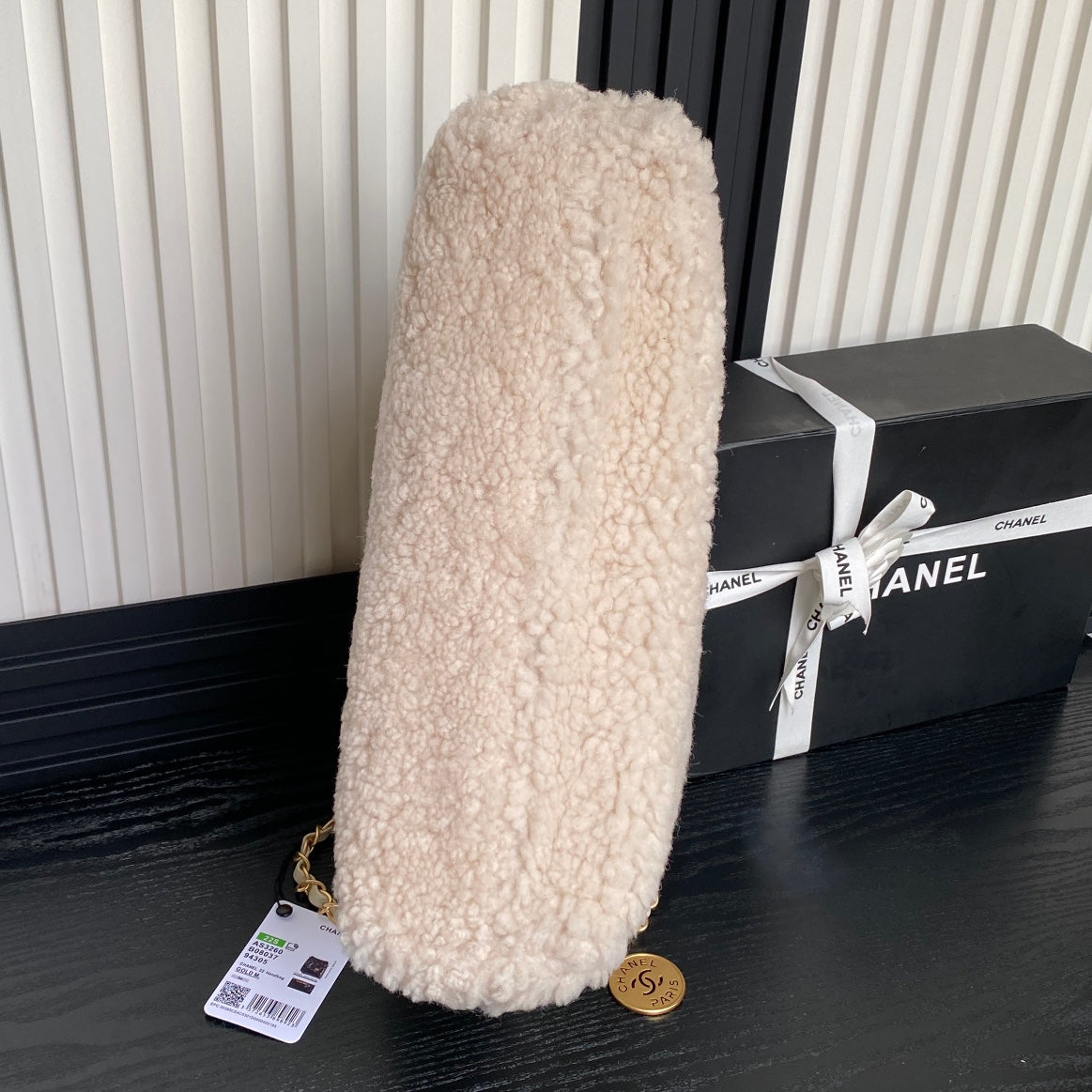 Sac Hobo CC 24K 22 35 cm en laine beige et fourrure
