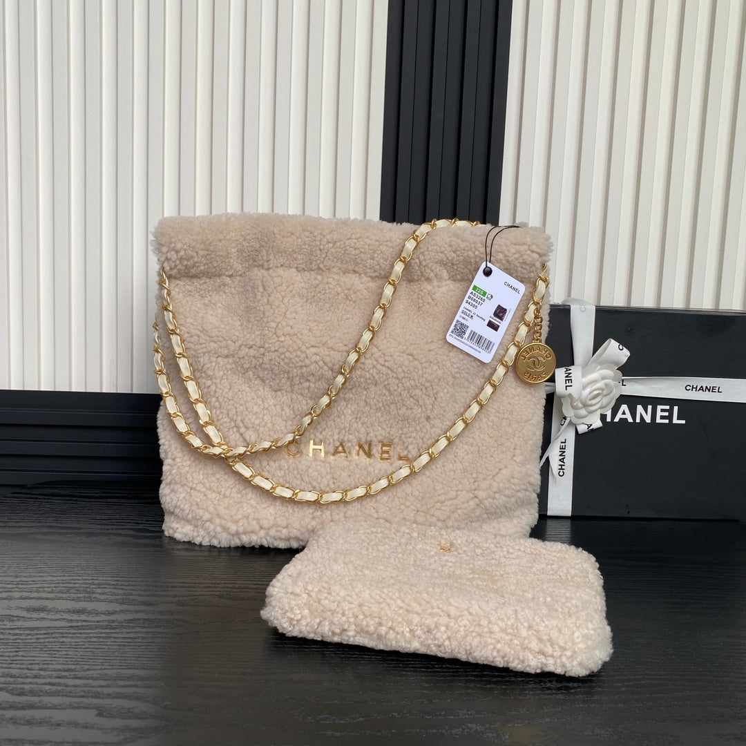 Sac Hobo CC 24K 22 35 cm en laine beige et fourrure