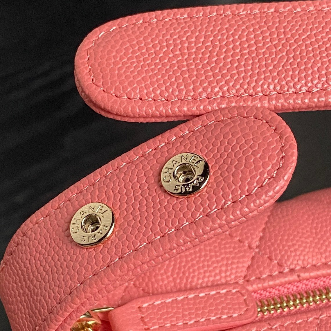 Sac Hobo CC 25C 21,5 cm, poignée supérieure, cuir de veau grainé rose foncé