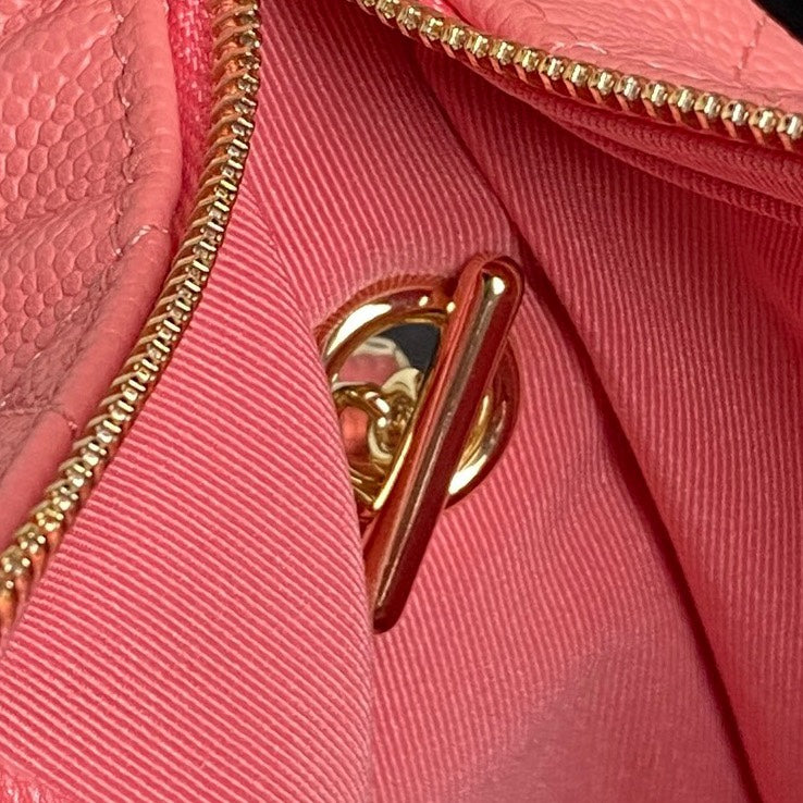 Sac Hobo CC 25C 21,5 cm, poignée supérieure, cuir de veau grainé rose foncé