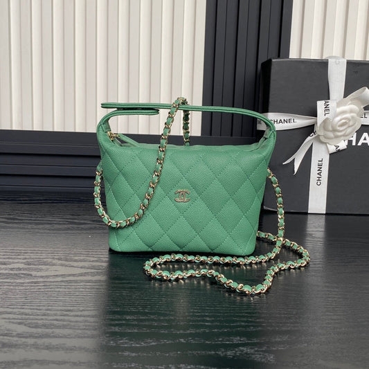 Sac Hobo CC 25C 21,5 cm, poignée supérieure, cuir de veau grainé vert foncé
