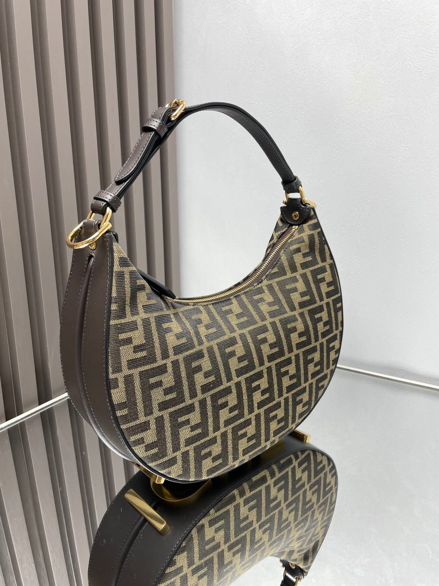 Sac Fendigraphy Medium 29 en tissu jacquard Gurkha, motif FF, quincaillerie dorée