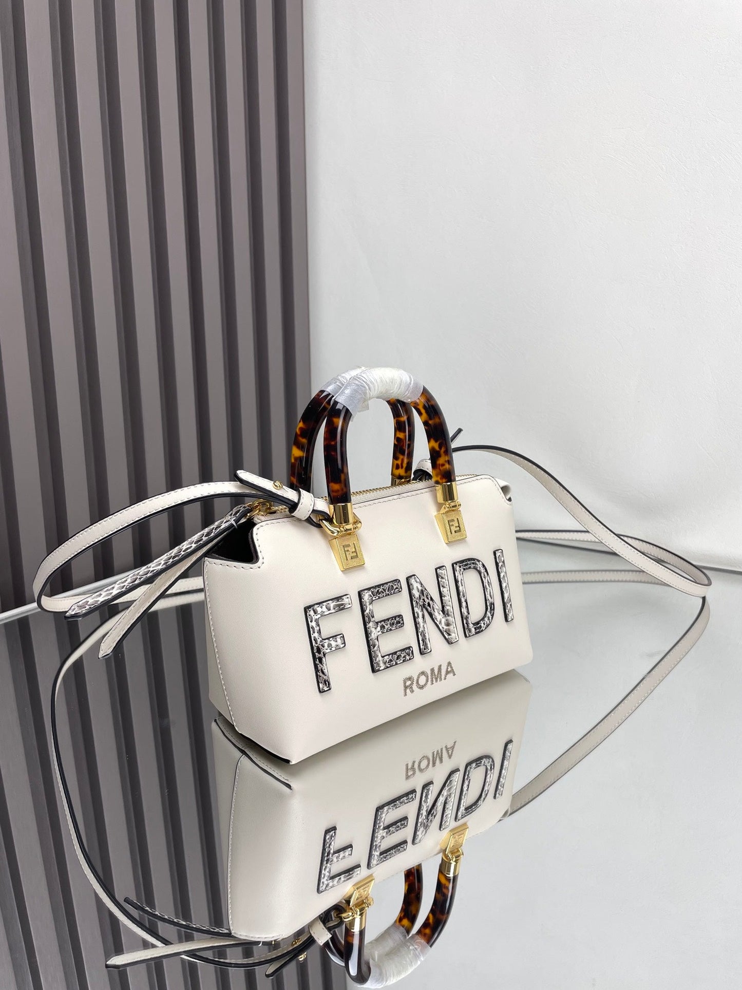 AU FAIT MINI 18 EN CUIR D'AGNEAU BLANC QUINCAILLERIE OR