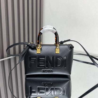 BY THE WAY MINI 18インチ ブラック エンボスカーフスキン ゴールドハードウェア