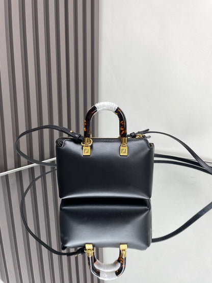 BY THE WAY MINI 18インチ ブラック エンボスカーフスキン ゴールドハードウェア