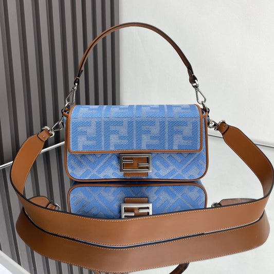 フェンド バゲット ブルーブラウン キャンバスバッグ 27 FF刺繍入り Ghw 