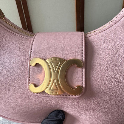 SAC AVA TRIOMPHE MOYEN 23 EN CUIR DE VEAU LISSE ROSE CLAIR, QUINCAILLERIE DORÉE